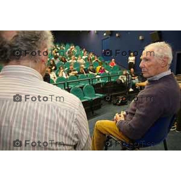 Tiziano Manzoni/LaPresse 15-5- 2025 Italia Cronaca l’Università degli studi di Bergamo incontra Bruno Bozzetto, maestro dell’animazione e fondatore dello Studio Bozzetto, per riflettere su temi d’attualità come la convivenza tra popoli e tra forme di vita.