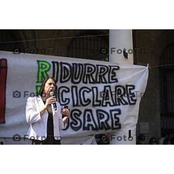 Tiziano Manzoni/LaPresse 17-5- 2025 Italia Cronaca Bergamo Movimento Cinque Stelle e 45 comuni bergamaschi, per dire no all’inceneritore di Montello L\'avvocato Valentina Dini