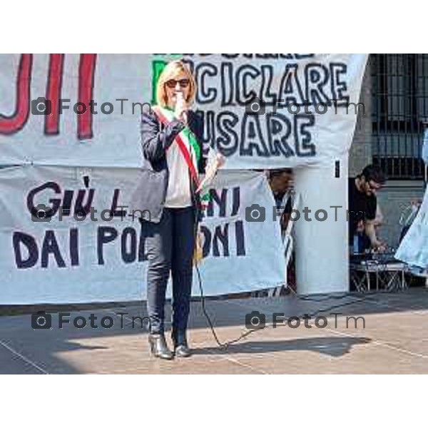 Tiziano Manzoni/LaPresse 17-5- 2025 Italia Cronaca Bergamo Movimento Cinque Stelle e 45 comuni bergamaschi, per dire no all’inceneritore di Montello Oriana Ruzzini, assessora alla Transizione ecologica, Ambiente e Verde del Comune di Bergamo