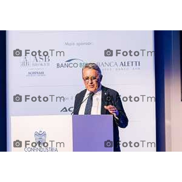 Tiziano Manzoni/LaPresse 20-5- 2025 Italia Cronaca Bergamo Bergamo Assemblea del Comitato Piccola Industria di Confindustria 2025 Domenico De Angelis, Condirettore generale Banco BPM, Giovanni Baroni, Presidente Piccola Industria Confindustria. A seguire, il contributo di Gian Paolo Montali, Sport advisor, sul tema “Fare squadra per vincere”, le conclusioni con Oscar Panseri e i saluti di Gian Piero Gasperini.