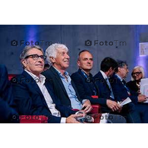 Tiziano Manzoni/LaPresse 20-5- 2025 Italia Cronaca Bergamo Bergamo Assemblea del Comitato Piccola Industria di Confindustria 2025 Domenico De Angelis, Condirettore generale Banco BPM, Giovanni Baroni, Presidente Piccola Industria Confindustria. A seguire, il contributo di Gian Paolo Montali, Sport advisor, sul tema “Fare squadra per vincere”, le conclusioni con Oscar Panseri e i saluti di Gian Piero Gasperini.