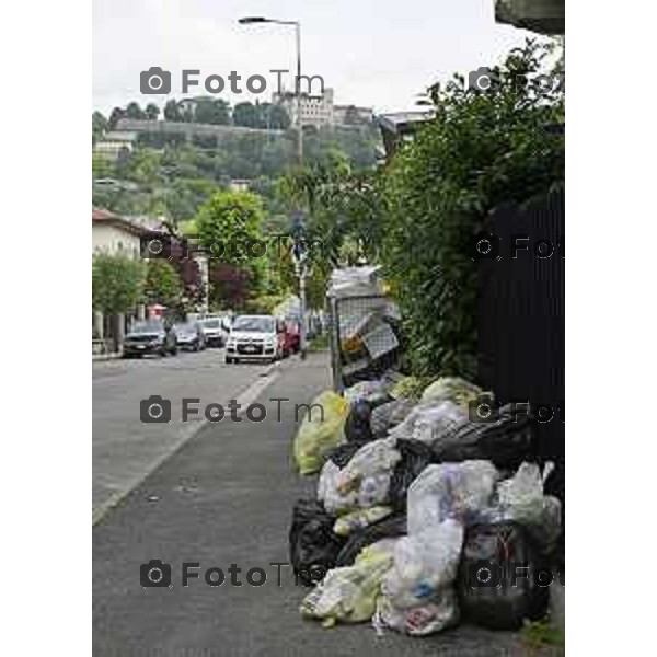 Tiziano Manzoni/LaPresse 21-5- 2025 Italia Cronaca Bergamo Bergamo immondizia differenziata raccolta rifiuti