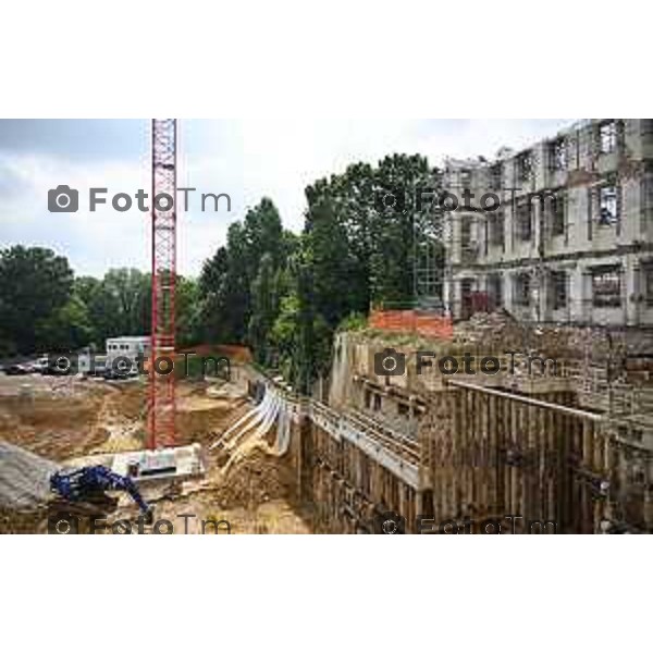 Tiziano Manzoni/LaPresse 21-5- 2025 Italia Cronaca Bergamo, tour in cantiere Progetto di rigenerazione urbana Ex Canossiane Orti Nuovi Project Manager Andrea Murciano