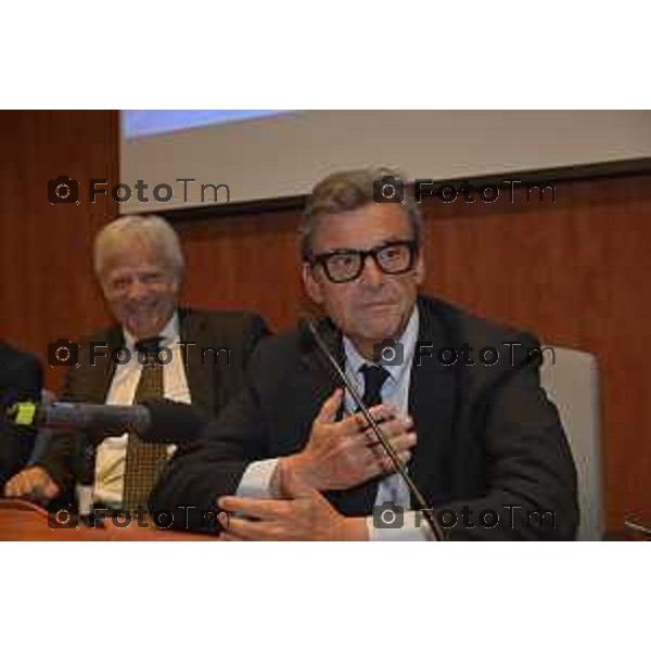 Tiziano Manzoni/LaPresse 22-5- 2025 Italia Cronaca Bergamo Promoberg Srl visita istituzionale di Carlo Calenda. Il presidente Luciano Patelli e l\'amministratore delegato Davide Lenarduzzi coglieranno l\'occasione per tracciare gli scenari di sviluppo futuri di Fiera Bergamo