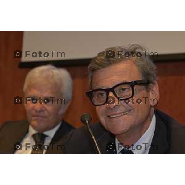 Tiziano Manzoni/LaPresse 22-5- 2025 Italia Cronaca Bergamo Promoberg Srl visita istituzionale di Carlo Calenda. Il presidente Luciano Patelli e l\'amministratore delegato Davide Lenarduzzi coglieranno l\'occasione per tracciare gli scenari di sviluppo futuri di Fiera Bergamo
