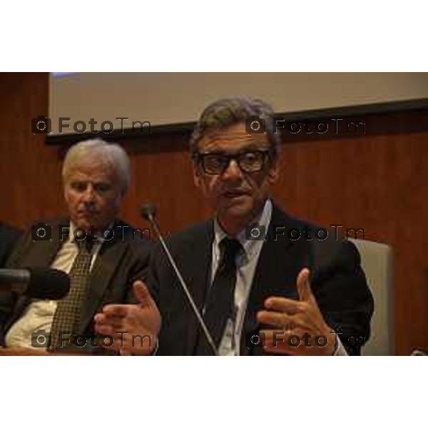 Tiziano Manzoni/LaPresse 22-5- 2025 Italia Cronaca Bergamo Promoberg Srl visita istituzionale di Carlo Calenda. Il presidente Luciano Patelli e l\'amministratore delegato Davide Lenarduzzi coglieranno l\'occasione per tracciare gli scenari di sviluppo futuri di Fiera Bergamo