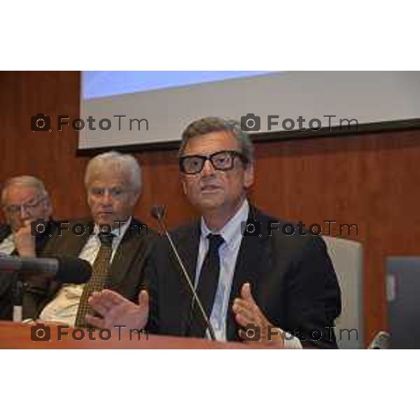 Tiziano Manzoni/LaPresse 22-5- 2025 Italia Cronaca Bergamo Promoberg Srl visita istituzionale di Carlo Calenda. Il presidente Luciano Patelli e l\'amministratore delegato Davide Lenarduzzi coglieranno l\'occasione per tracciare gli scenari di sviluppo futuri di Fiera Bergamo