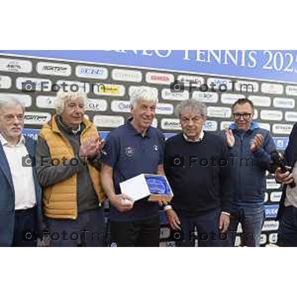 Tiziano Manzoni/LaPresse 23-5- 2025 Italia Cronaca Bergamo Bergamo Gasperini ospite dell’Accademia dello Sport De Roon e De Ketelaere