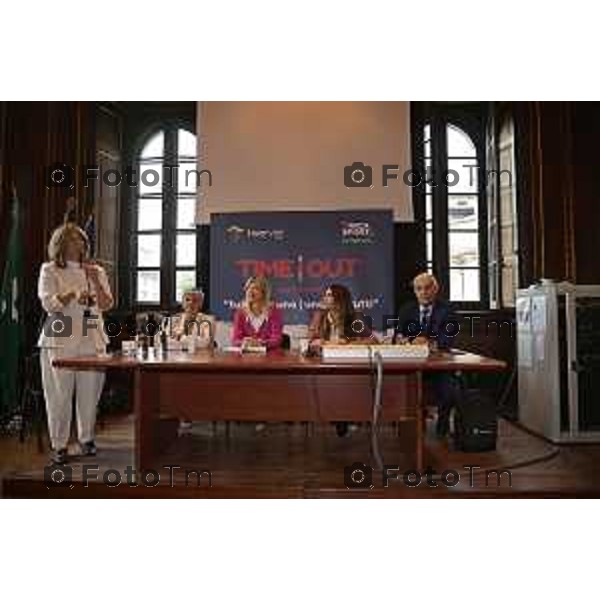 Tiziano Manzoni/LaPresse 26-5- 2025 Italia Cronaca Bergamo time out Messina marcella con ELiana Liotta scrittrice giornalista