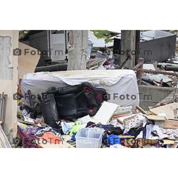 Tiziano Manzoni/LaPresse 25-5- 2025 Italia Cronaca Bagnatica Bg Esplosione famiglia ustionata 42 persone fuori casa