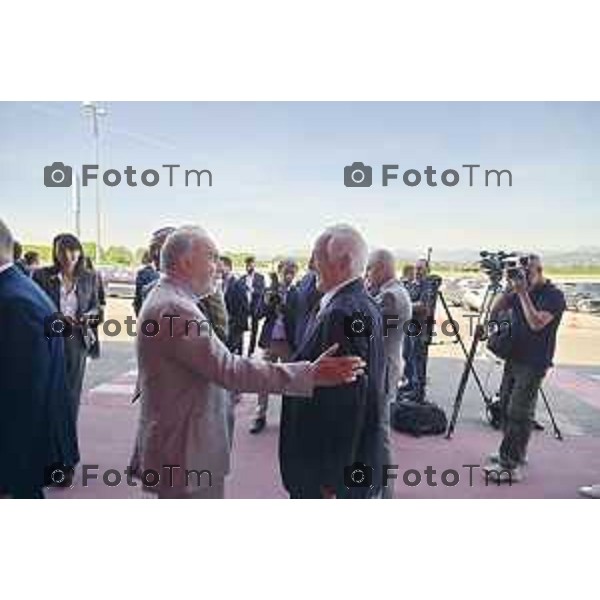 Tiziano Manzoni/LaPresse 29-5- 2025 Italia Cronaca Bergamo presidente del Parlamento Europeo Roberta Metsola al Kilometro rosso, il distretto dell\'innovazione di cui Brembo è motoree il vicepremier Antonio Tajani accolti da Alberto Bombassei.