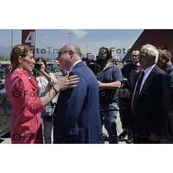 Tiziano Manzoni/LaPresse 29-5- 2025 Italia Cronaca Bergamo presidente del Parlamento Europeo Roberta Metsola al Kilometro rosso, il distretto dell\'innovazione di cui Brembo è motoree il vicepremier Antonio Tajani accolti da Alberto Bombassei.