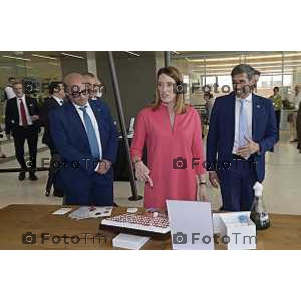 Tiziano Manzoni/LaPresse 29-5- 2025 Italia Cronaca Bergamo presidente del Parlamento Europeo Roberta Metsola al Kilometro rosso, il distretto dell\'innovazione di cui Brembo è motoree il vicepremier Antonio Tajani accolti da Alberto Bombassei.