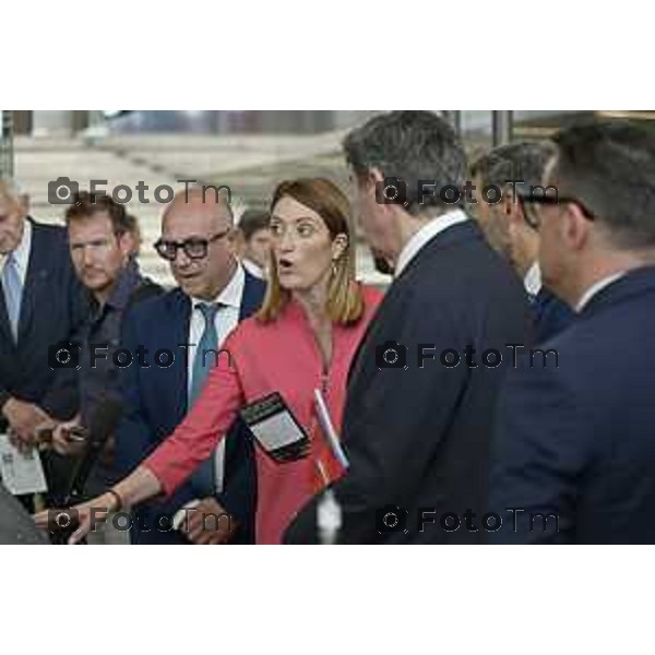 Tiziano Manzoni/LaPresse 29-5- 2025 Italia Cronaca Bergamo presidente del Parlamento Europeo Roberta Metsola al Kilometro rosso, il distretto dell\'innovazione di cui Brembo è motoree il vicepremier Antonio Tajani accolti da Alberto Bombassei.