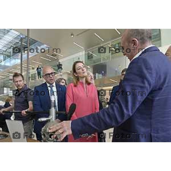 Tiziano Manzoni/LaPresse 29-5- 2025 Italia Cronaca Bergamo presidente del Parlamento Europeo Roberta Metsola al Kilometro rosso, il distretto dell\'innovazione di cui Brembo è motoree il vicepremier Antonio Tajani accolti da Alberto Bombassei.