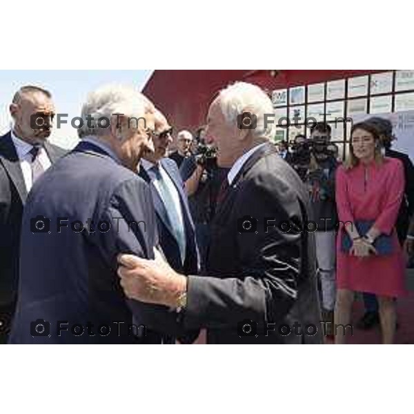 Tiziano Manzoni/LaPresse 29-5- 2025 Italia Cronaca Bergamo presidente del Parlamento Europeo Roberta Metsola al Kilometro rosso, il distretto dell\'innovazione di cui Brembo è motoree il vicepremier Antonio Tajani accolti da Alberto Bombassei.