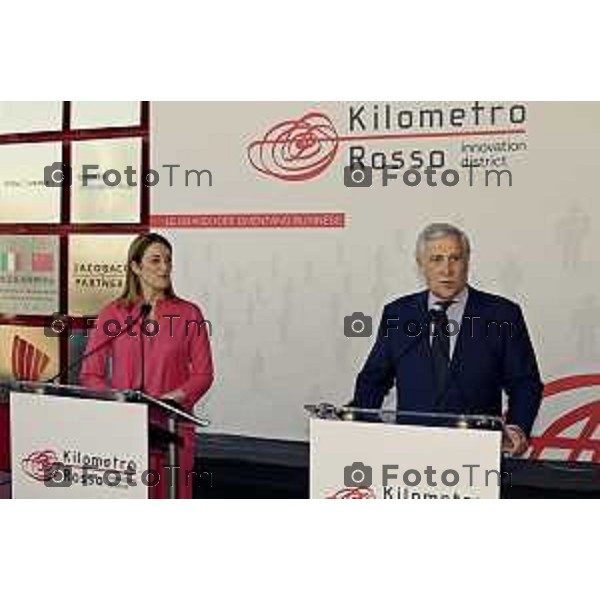 Tiziano Manzoni/LaPresse 29-5- 2025 Italia Cronaca Bergamo presidente del Parlamento Europeo Roberta Metsola al Kilometro rosso, il distretto dell\'innovazione di cui Brembo è motoree il vicepremier Antonio Tajani accolti da Alberto Bombassei.