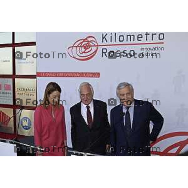 Tiziano Manzoni/LaPresse 29-5- 2025 Italia Cronaca Bergamo presidente del Parlamento Europeo Roberta Metsola al Kilometro rosso, il distretto dell\'innovazione di cui Brembo è motoree il vicepremier Antonio Tajani accolti da Alberto Bombassei.