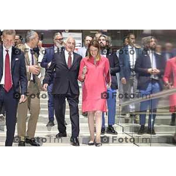 Tiziano Manzoni/LaPresse 29-5- 2025 Italia Cronaca Bergamo presidente del Parlamento Europeo Roberta Metsola al Kilometro rosso, il distretto dell\'innovazione di cui Brembo è motoree il vicepremier Antonio Tajani accolti da Alberto Bombassei.