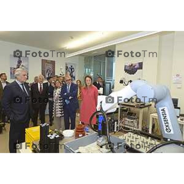 Tiziano Manzoni/LaPresse 29-5- 2025 Italia Cronaca Bergamo presidente del Parlamento Europeo Roberta Metsola al Kilometro rosso, il distretto dell\'innovazione di cui Brembo è motoree il vicepremier Antonio Tajani accolti da Alberto Bombassei.