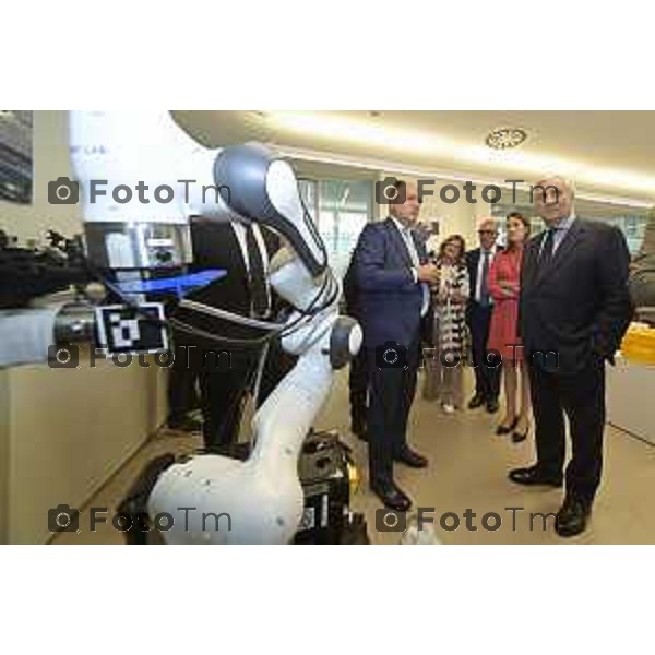 Tiziano Manzoni/LaPresse 29-5- 2025 Italia Cronaca Bergamo presidente del Parlamento Europeo Roberta Metsola al Kilometro rosso, il distretto dell\'innovazione di cui Brembo è motoree il vicepremier Antonio Tajani accolti da Alberto Bombassei.