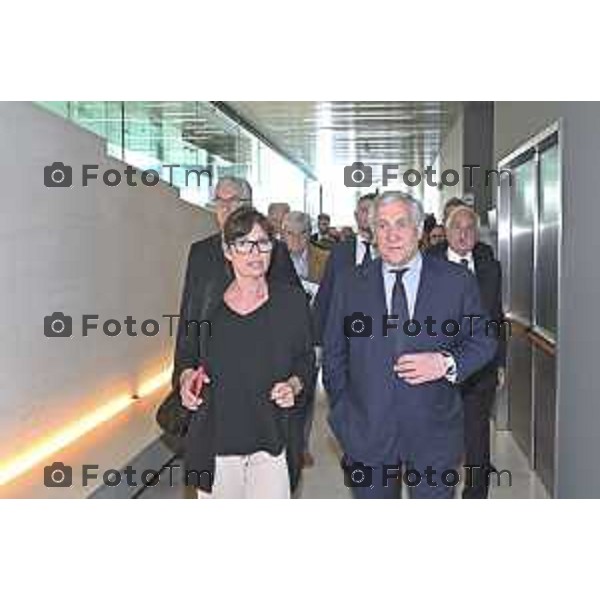 Tiziano Manzoni/LaPresse 29-5- 2025 Italia Cronaca Bergamo presidente del Parlamento Europeo Roberta Metsola al Kilometro rosso, il distretto dell\'innovazione di cui Brembo è motoree il vicepremier Antonio Tajani accolti da Alberto Bombassei.