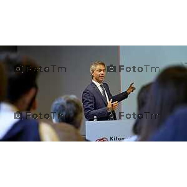 Tiziano Manzoni/LaPresse 29-5- 2025 Italia Cronaca Bergamo presidente del Parlamento Europeo Roberta Metsola al Kilometro rosso, il distretto dell\'innovazione di cui Brembo è motoree il vicepremier Antonio Tajani accolti da Alberto Bombassei.
