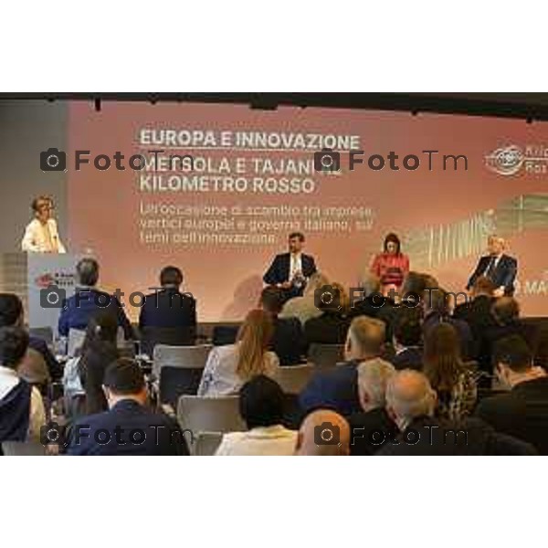 Tiziano Manzoni/LaPresse 29-5- 2025 Italia Cronaca Bergamo presidente del Parlamento Europeo Roberta Metsola al Kilometro rosso, il distretto dell\'innovazione di cui Brembo è motoree il vicepremier Antonio Tajani accolti da Alberto Bombassei.