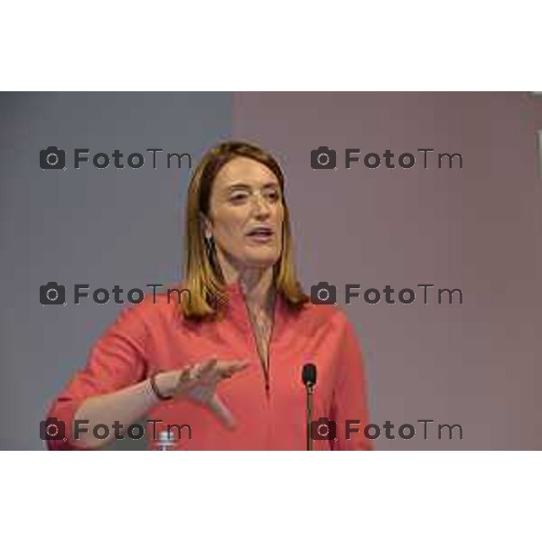 Tiziano Manzoni/LaPresse 29-5- 2025 Italia Cronaca Bergamo presidente del Parlamento Europeo Roberta Metsola al Kilometro rosso, il distretto dell\'innovazione di cui Brembo è motoree il vicepremier Antonio Tajani accolti da Alberto Bombassei.