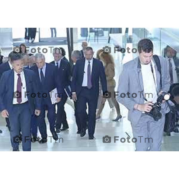 Tiziano Manzoni/LaPresse 29-5- 2025 Italia Cronaca Bergamo presidente del Parlamento Europeo Roberta Metsola al Kilometro rosso, il distretto dell\'innovazione di cui Brembo è motoree il vicepremier Antonio Tajani accolti da Alberto Bombassei.