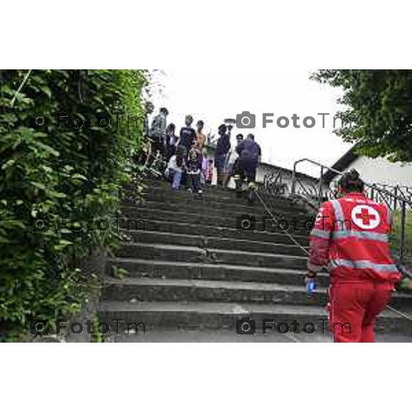 Tiziano Manzoni/LaPresse 4-6- 2025 Italia Cronaca Bergamo alta Incendio alla scuola media Donadoni: evacuati 120 bambini