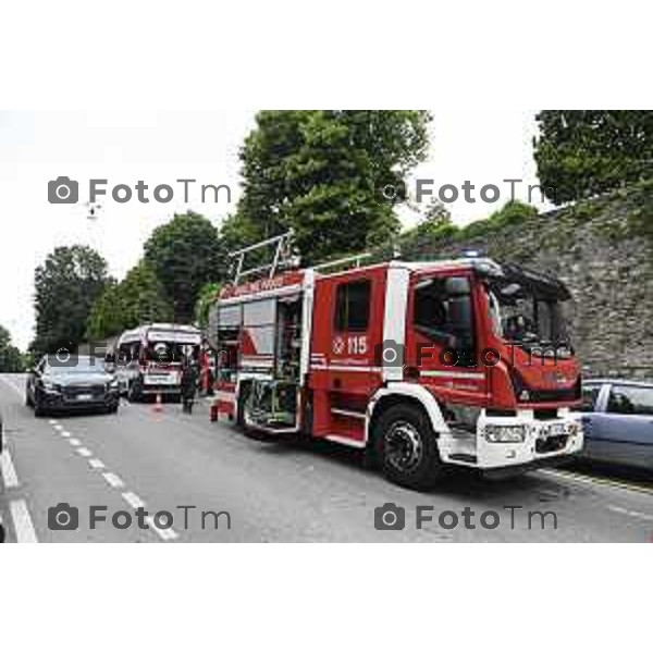 Tiziano Manzoni/LaPresse 4-6- 2025 Italia Cronaca Bergamo alta Incendio alla scuola media Donadoni: evacuati 120 bambini