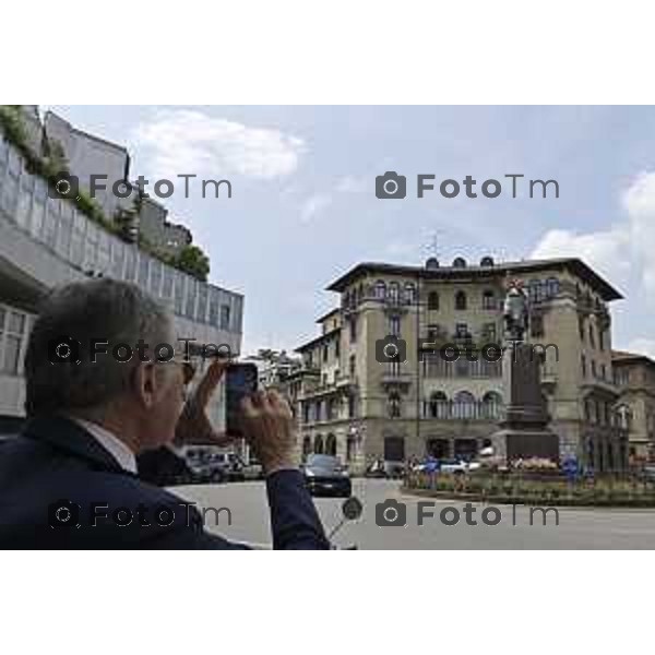 Tiziano Manzoni/LaPresse 6-6- 2025 Italia Cronaca Bergamo Bergamo L\'artista sceglie la città per presentare la mostra "Seasons".Mostra Maurizio Cattelan