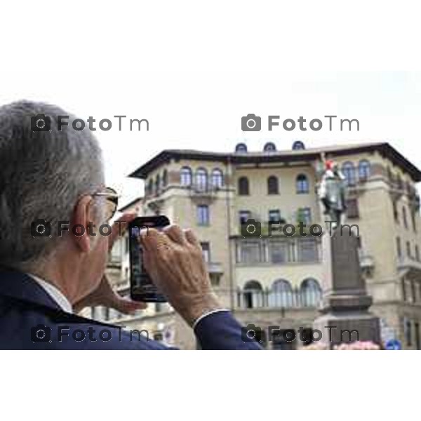 Tiziano Manzoni/LaPresse 6-6- 2025 Italia Cronaca Bergamo Bergamo L\'artista sceglie la città per presentare la mostra "Seasons".Mostra Maurizio Cattelan