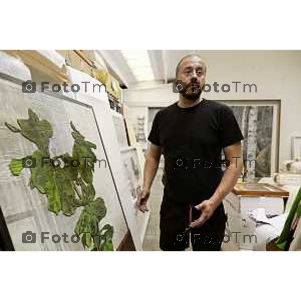 Tiziano Manzoni/LaPresse 7-6- 2025 Italia Cronaca Grassobio Bergamo Intervista all’artista Andrea Mastrovito