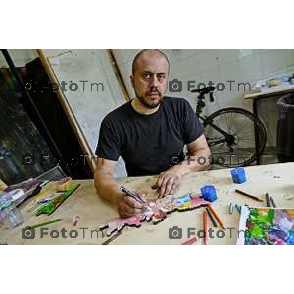 Tiziano Manzoni/LaPresse 7-6- 2025 Italia Cronaca Grassobio Bergamo Intervista all’artista Andrea Mastrovito