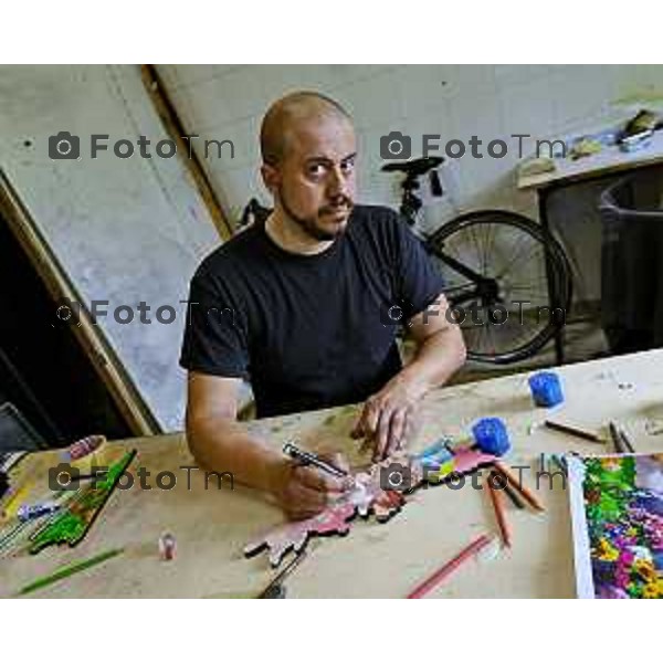 Tiziano Manzoni/LaPresse 7-6- 2025 Italia Cronaca Grassobio Bergamo Intervista all’artista Andrea Mastrovito