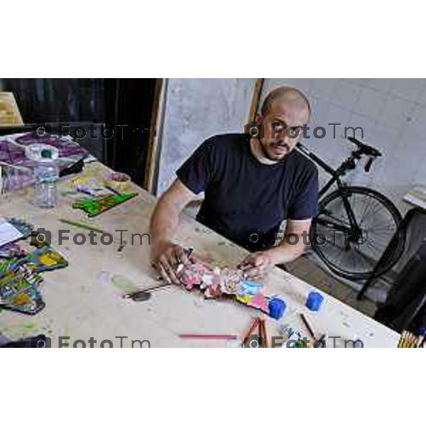 Tiziano Manzoni/LaPresse 7-6- 2025 Italia Cronaca Grassobio Bergamo Intervista all’artista Andrea Mastrovito