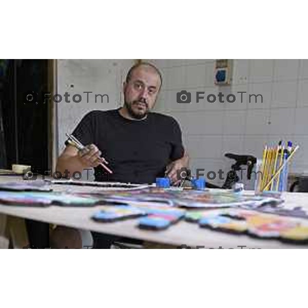 Tiziano Manzoni/LaPresse 7-6- 2025 Italia Cronaca Grassobio Bergamo Intervista all’artista Andrea Mastrovito