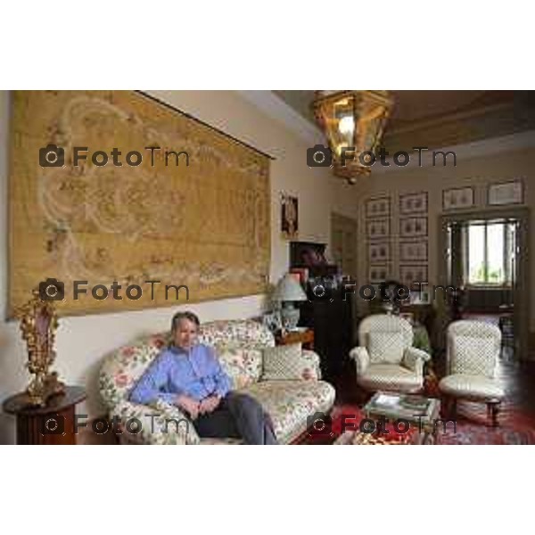 Brembate Sopra (BG) Giulio Maria Terzi di Sant\'Agata, diplomatico e ambasciatore italiano, ex ministro degli affari esteri del governo Monti nella foto Giulio Terzi con la sua moto Harley-Davidson, nella sua residenza a Brembate (BG) in tenuta informale foto Tiziano Manzoni-fotogramma Bergamo