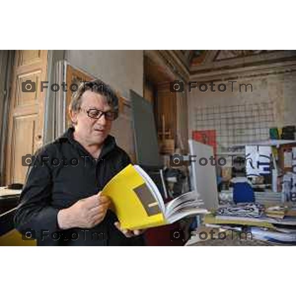 pittore e artista Fausto Bertasa Citta  Alta. 2012 foto Tiziano Manzoni/Fotogramma Bergamo