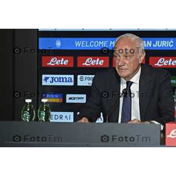 Tiziano Manzoni/LaPresse 19-06- 2025 Bergamo, Italia Sport Zingonia Bg presentazione Ivan jJuric nuovo mister Atalanta 2025 Dea in conferenza stampa. Presenti i vertici societari dell’Atalanta al gran completo, con l’Amministratore Delegato Luca Percassi, il Presidente Antonio Percassi e il co-chairman Stephen Pagliuca.