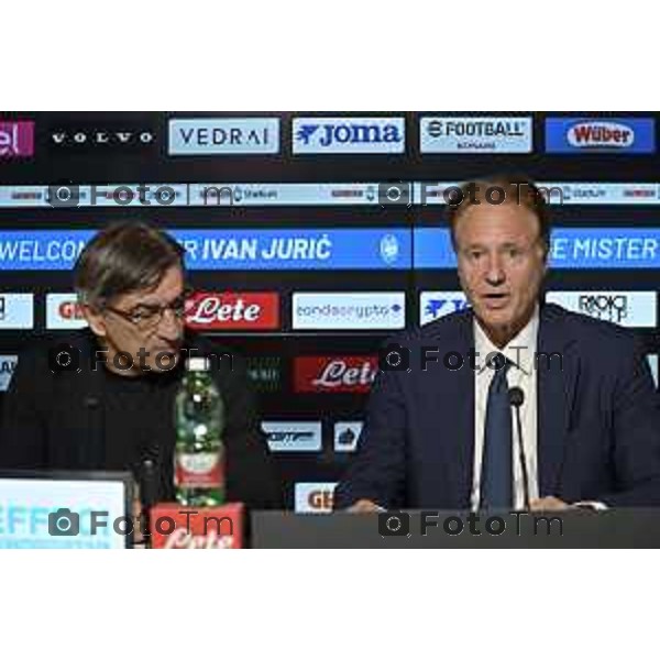 Tiziano Manzoni/LaPresse 19-06- 2025 Bergamo, Italia Sport Zingonia Bg presentazione Ivan jJuric nuovo mister Atalanta 2025 Dea in conferenza stampa. Presenti i vertici societari dell’Atalanta al gran completo, con l’Amministratore Delegato Luca Percassi, il Presidente Antonio Percassi e il co-chairman Stephen Pagliuca.