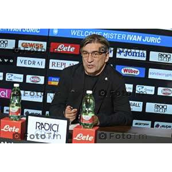 Tiziano Manzoni/LaPresse 19-06- 2025 Bergamo, Italia Sport Zingonia Bg presentazione Ivan jJuric nuovo mister Atalanta 2025 Dea in conferenza stampa. Presenti i vertici societari dell’Atalanta al gran completo, con l’Amministratore Delegato Luca Percassi, il Presidente Antonio Percassi e il co-chairman Stephen Pagliuca.