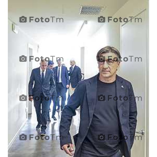 Tiziano Manzoni/LaPresse 19-06- 2025 Bergamo, Italia Sport Zingonia Bg presentazione Ivan jJuric nuovo mister Atalanta 2025 Dea in conferenza stampa. Presenti i vertici societari dell’Atalanta al gran completo, con l’Amministratore Delegato Luca Percassi, il Presidente Antonio Percassi e il co-chairman Stephen Pagliuca.