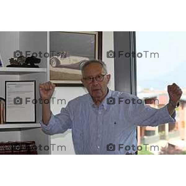 Tiziano Manzoni/LaPresse 21-5- 2025 Italia Cronaca BergamoMilestone di Valbrembo presenta il laboratorio mobile che in sette minuti prepara i tessuti sospetti di tumore per l\'esame del patologo.