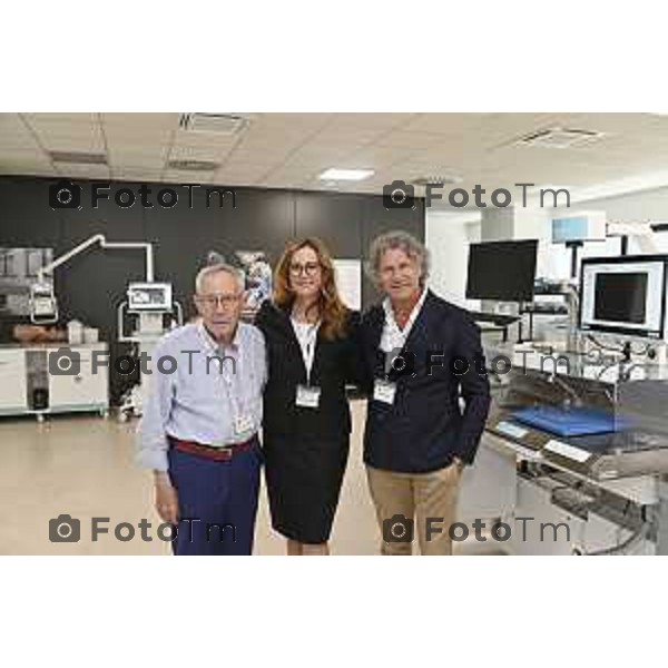 Tiziano Manzoni/LaPresse 21-5- 2025 Italia Cronaca BergamoMilestone di Valbrembo presenta il laboratorio mobile che in sette minuti prepara i tessuti sospetti di tumore per l\'esame del patologo.