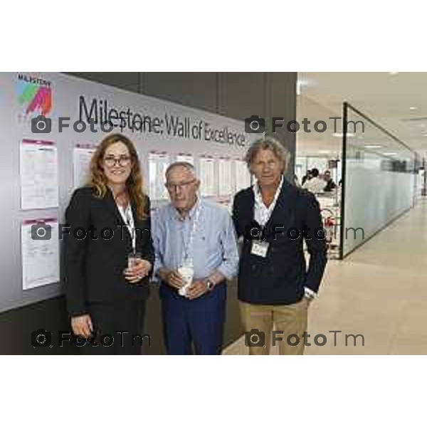 Tiziano Manzoni/LaPresse 21-5- 2025 Italia Cronaca BergamoMilestone di Valbrembo presenta il laboratorio mobile che in sette minuti prepara i tessuti sospetti di tumore per l\'esame del patologo.