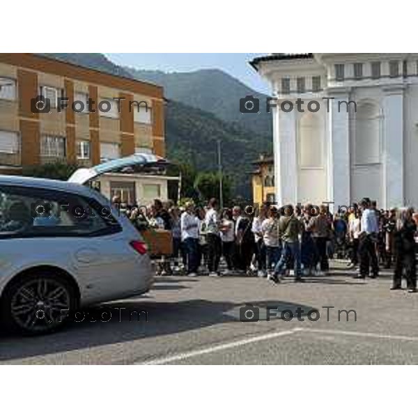 11-6- 2025 Italia Cronaca Bergamofunerale congiunto per Elena Belloli e Rubens Bertocchi, vittima e assassino della tragedia che ha sconvolto Cene (Bg).