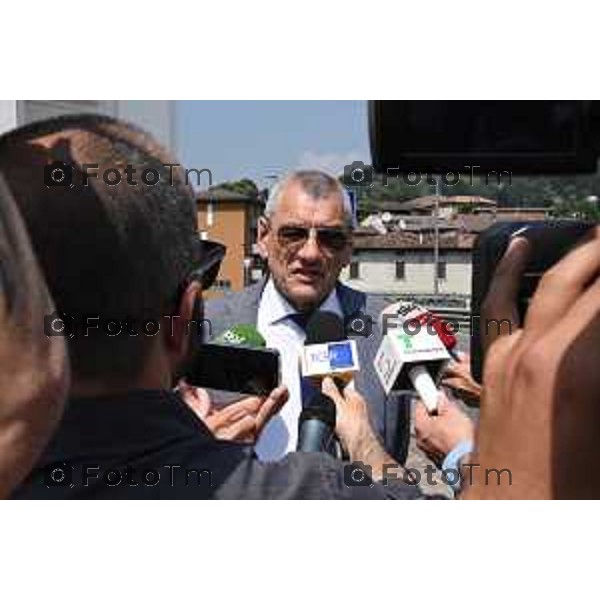 Tiziano Manzoni/LaPresse 11-6- 2025 Italia Cronaca Bergamofunerale congiunto per Elena Belloli e Rubens Bertocchi, vittima e assassino della tragedia che ha sconvolto Cene (Bg).